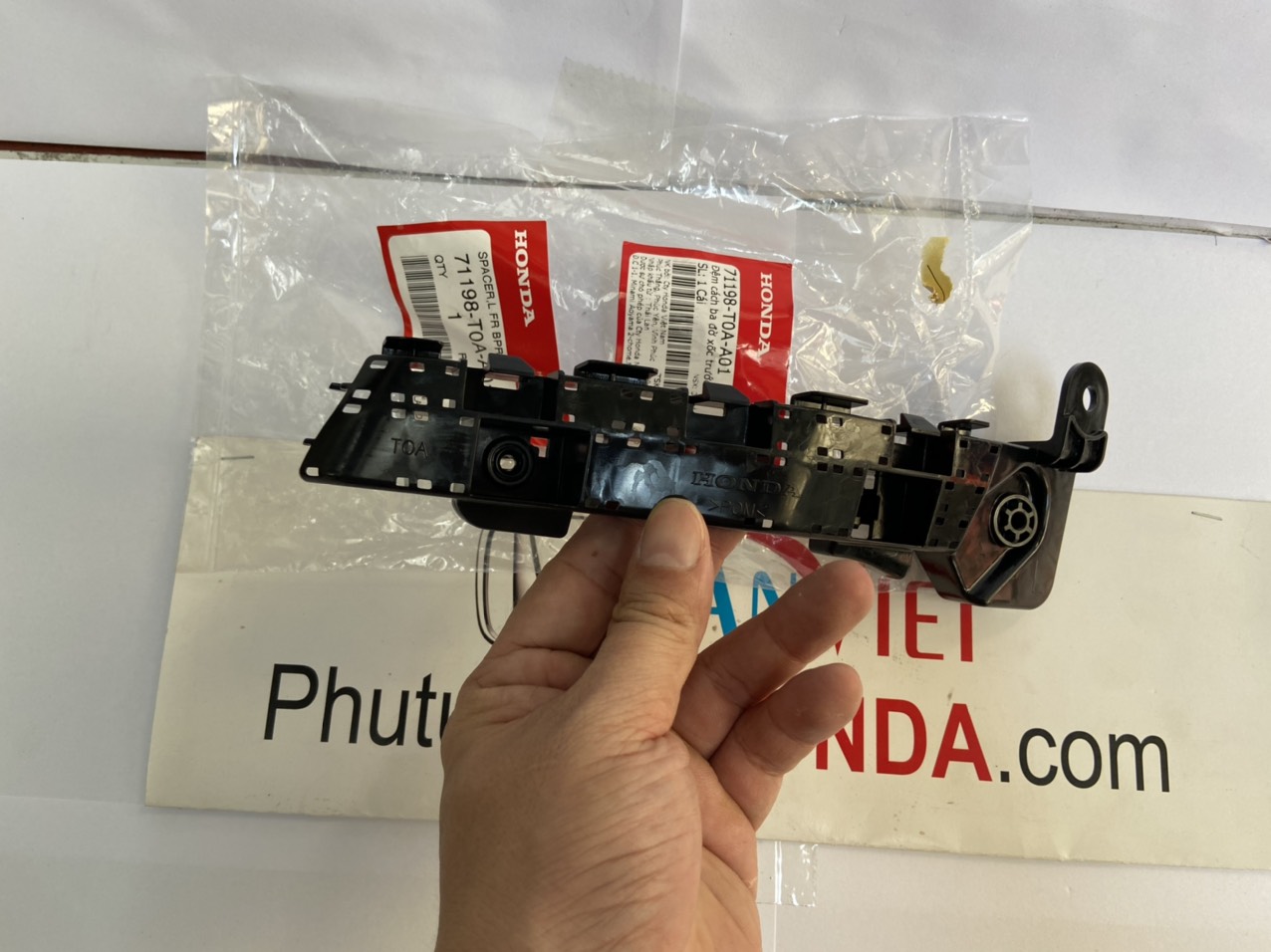 Cá cài cản trước xe Honda CRV 2013 đến 2017